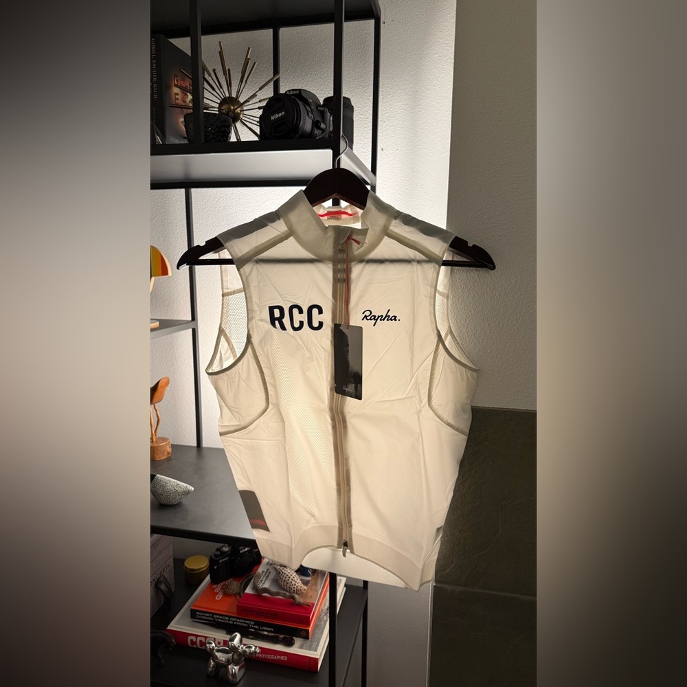 NWT Rapha RCC Pro Team Gilet Men's Small White